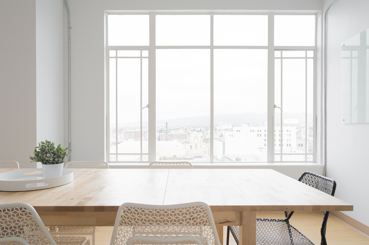 white, room, table-2591358.jpg